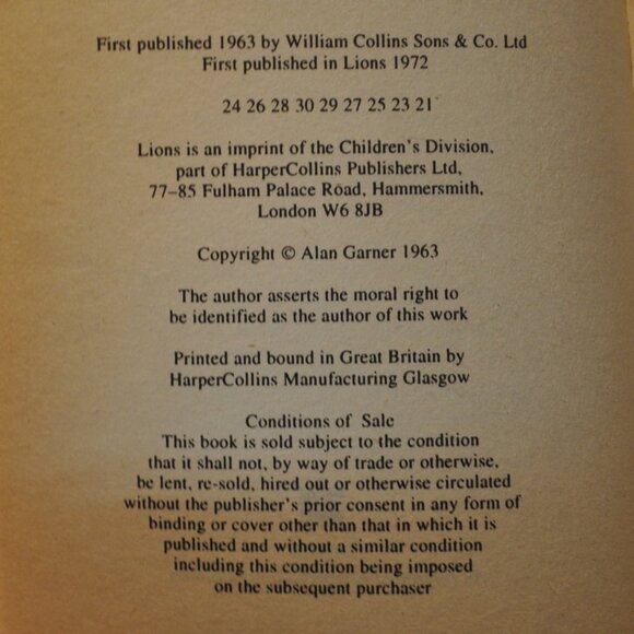 The Moon of Gomrath vintage 1972 paperback book Alan Garner (16) - Picture 4 of 4